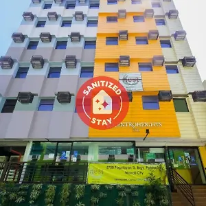 Отель Capital O 860 Nest Nano Makati, Макати